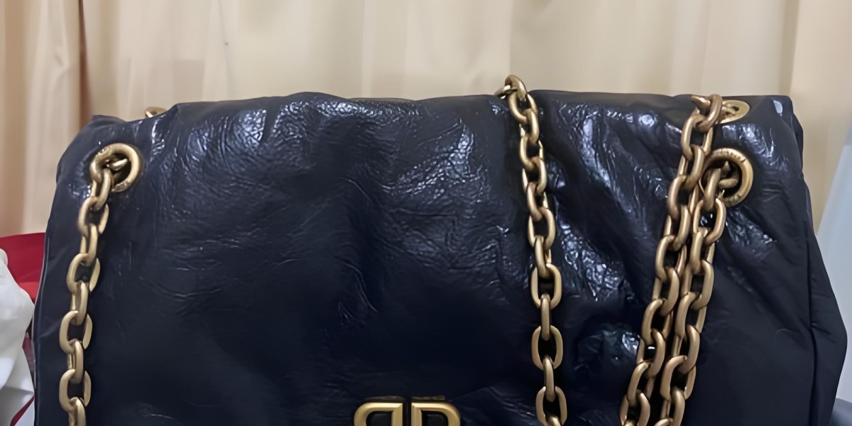 Balenciaga台灣官網必買清單：腰包、後背包與【原版皮#4色】沙漏包全解析