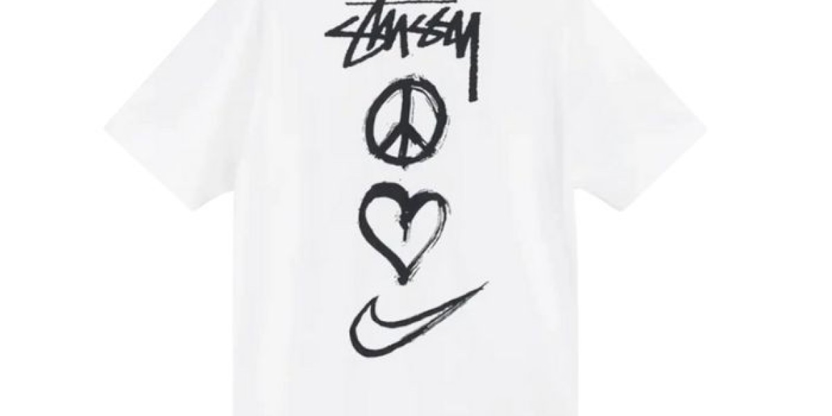 stussybasichoodie and bold accessories