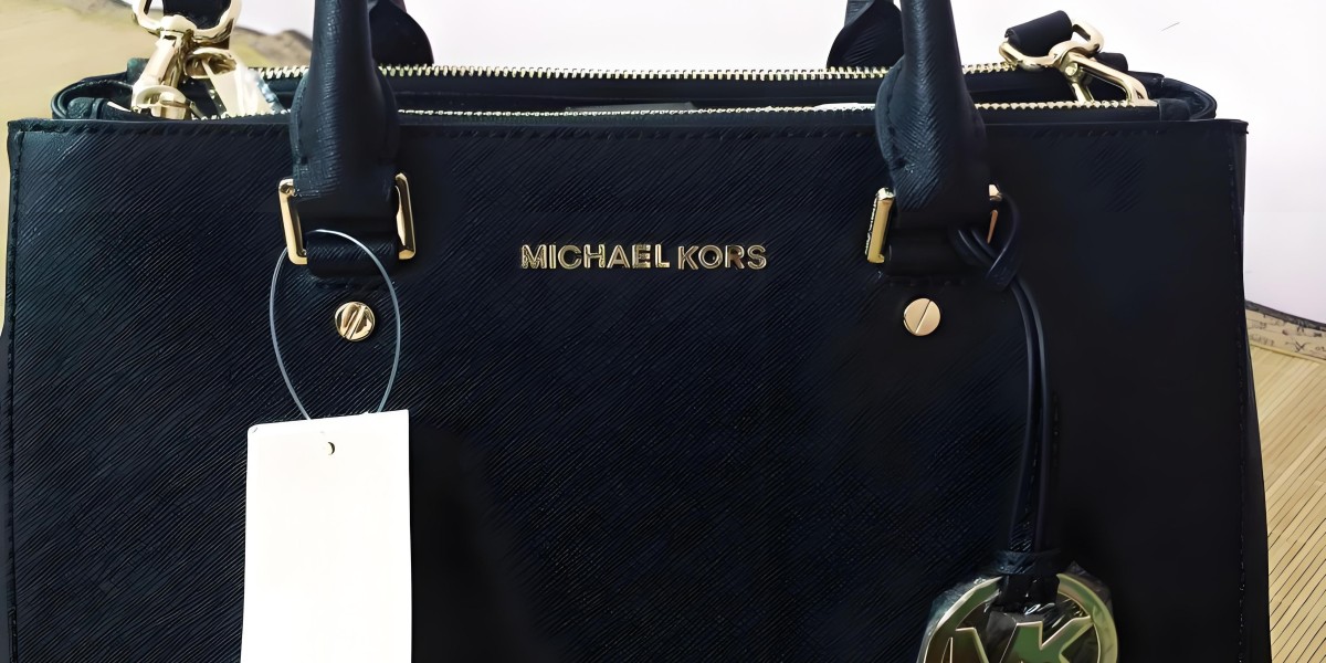 Michael Kors官網斜背包精選：MK Logo斜背包、多功能款式與Cece老花鏈條包全指南