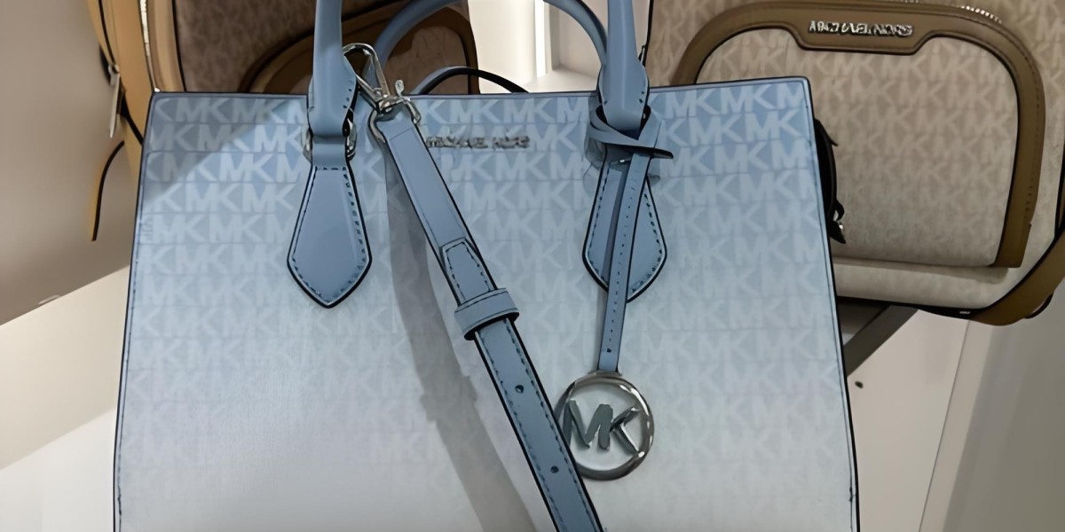 MK 手拿包推薦：Michael Kors 經典款式與 Jet Set Travel 防刮皮革短款錢包選購指南