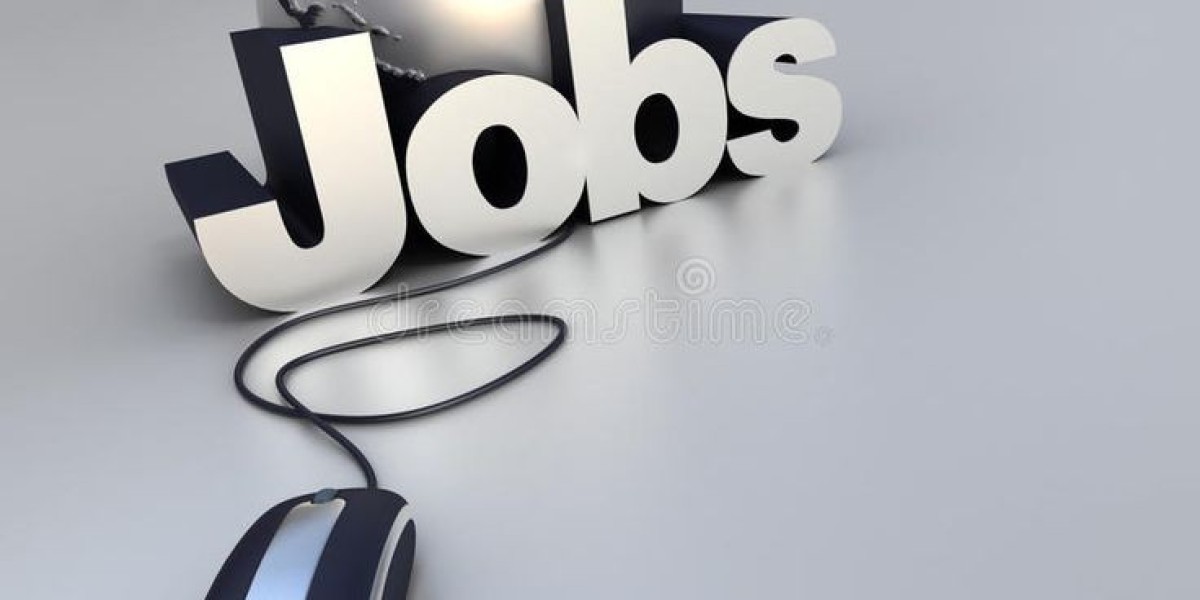 Freelancing vs Full-Time Jobs in Pakistan: What’s Better in 2025?