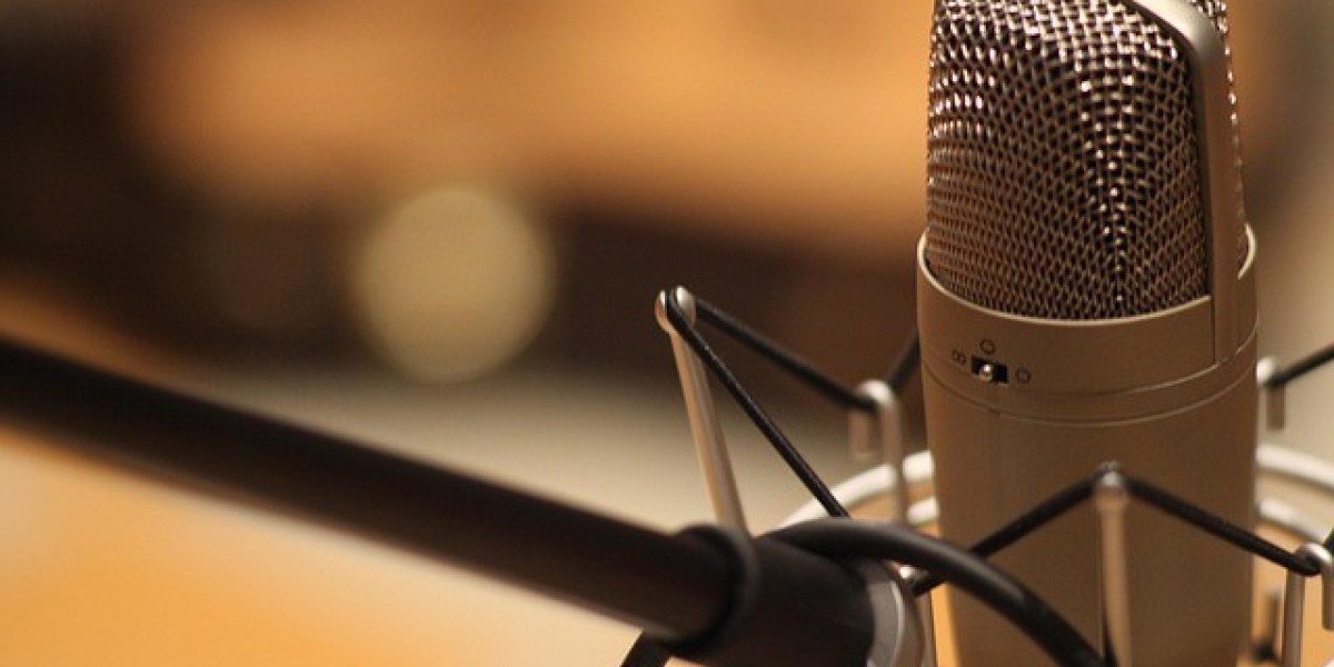 How Corporate Voice Overs Build Trust and Brand Identity