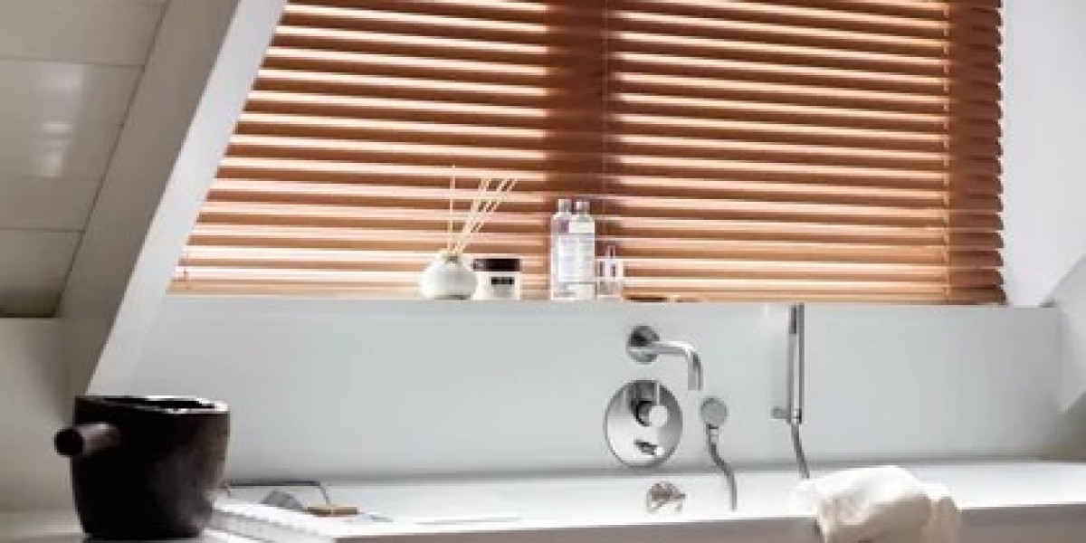 Chinese Window and Door Manufacturer, Jalousie Louver Windows Manufactured in China, and Bathroom Jalousie Window: A Com
