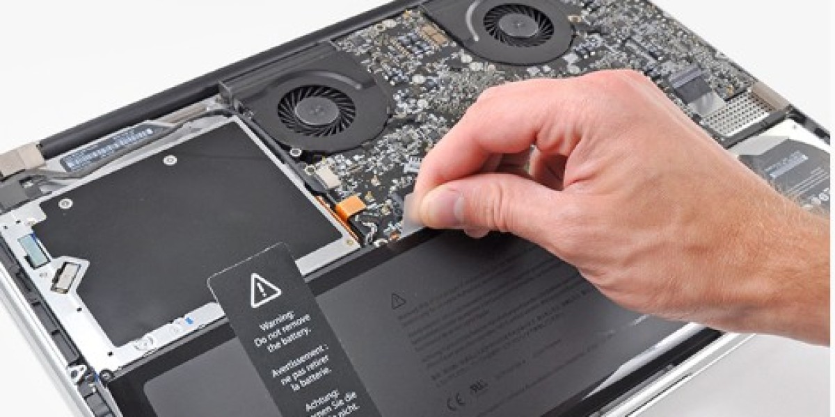 Expert Technicians for iPhone Repair Dubai and MacBook Repair Dubai