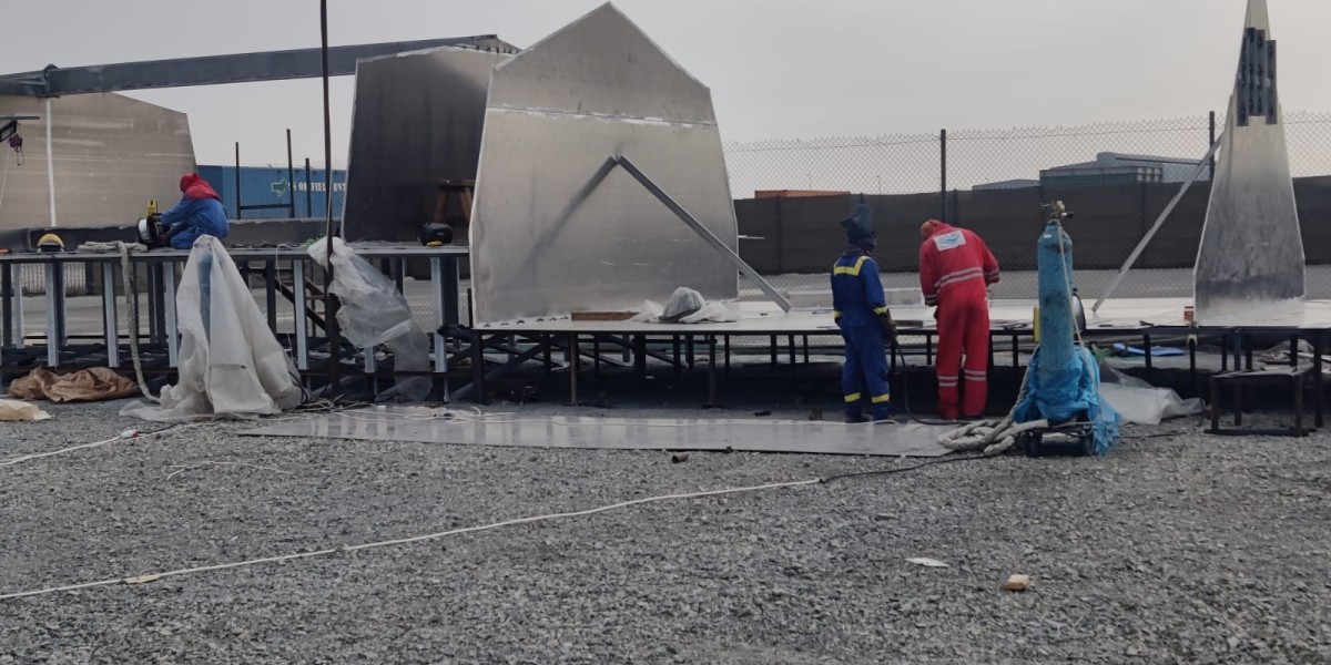 Barge Builders in UAE: Redefining Marine Engineering Standards