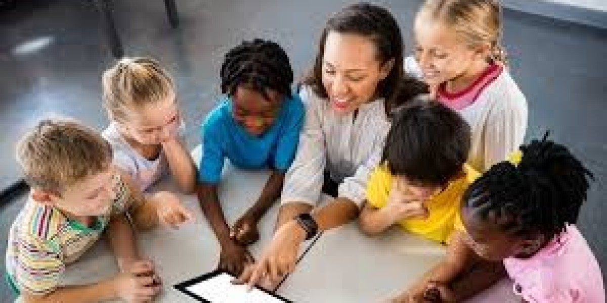 The Role of Teachers in the Age of Digital Learning