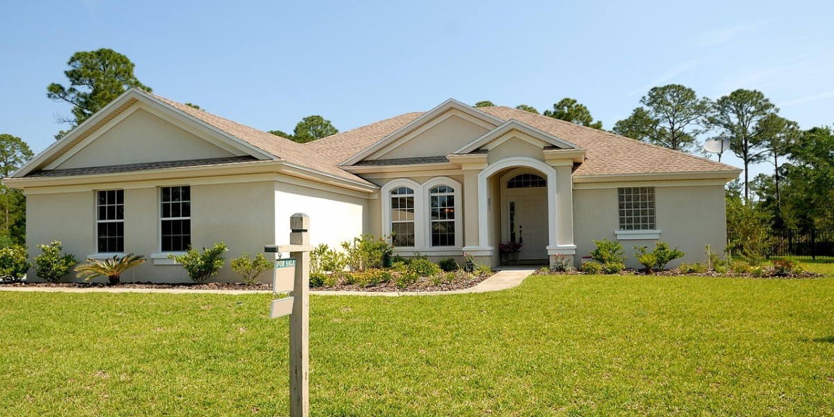 A Yard That Speaks Without Words: Landscaping Company Lansing MI
